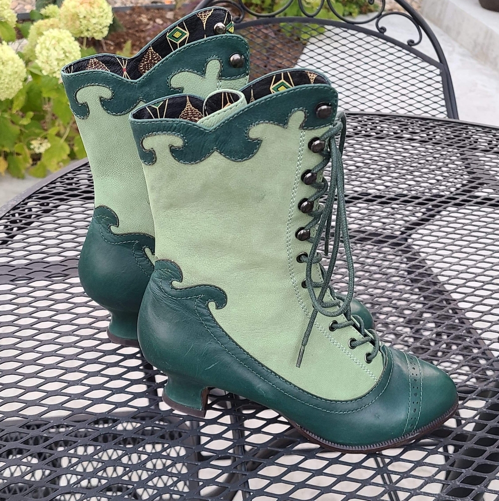 Miss L-Fire Green Victorian Boots